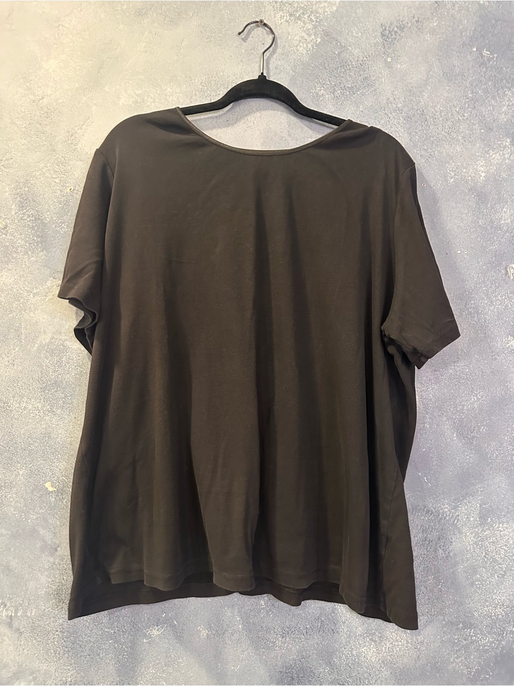 Women's Black Short Sleeve Scoop Neck Tee